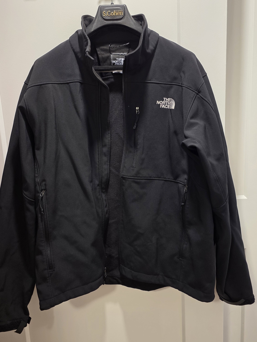 The North Face Black Men's Lightweight Softshell Jacket